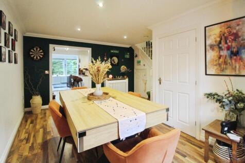 Lounge/Dining