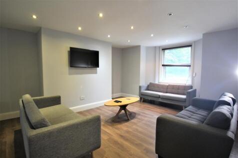 Hyde Park Road, Hyde Park, Leeds, West Yorkshire, LS6 photo 4