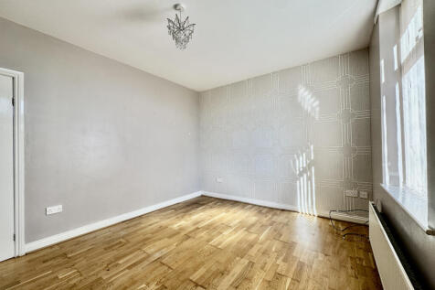 Walkers Terrace, Monk Bretton, Barnsley, S71 photo 3