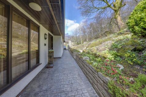 Front Garden &amp; Access