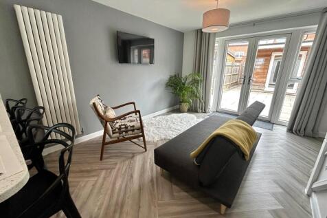 Bazeley Road, Waterlooville, Hampshire, PO7 photo 4