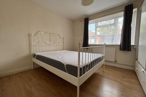 The Court, Newport Road photo 5