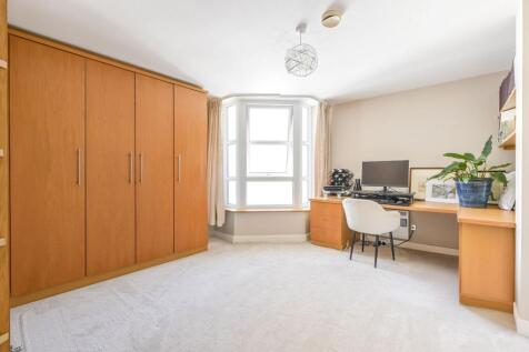 London, E14 - property photo