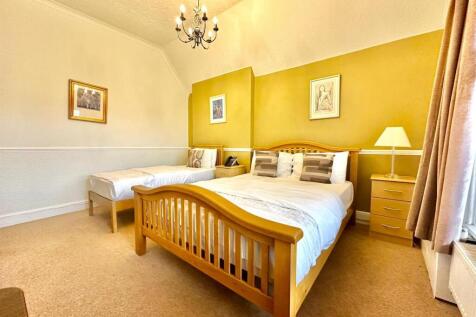 WhatsApp Image 2025-11-15 at 11.26.24_b54283af.jpg