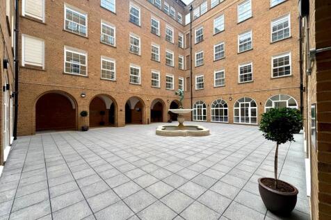 Communal courtyard pic 3.jpeg
