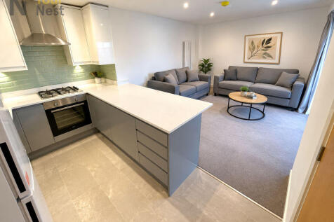 4-bed house on Apartment 6, Derwentwater Terrace, Headingley, LS6 3JL, £1,738/mo