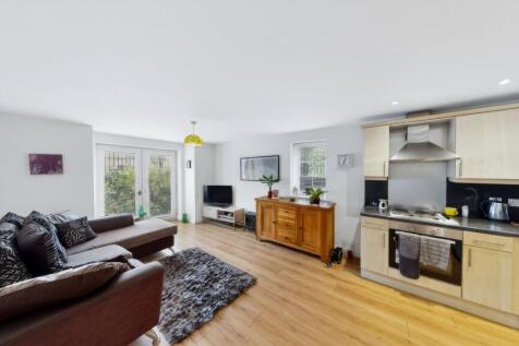 Lounge/Kitchen
