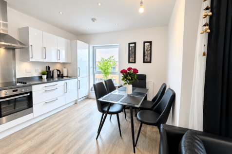 2 bed flat to rent Chambray House, London SM6 7FL