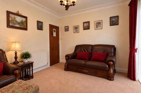 Living room 3.jpg