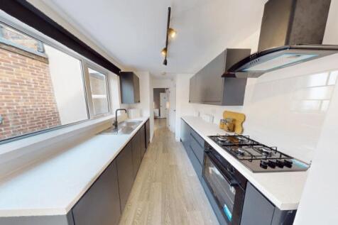 11 Radford Boulevard - 02 Kitchen.jpg