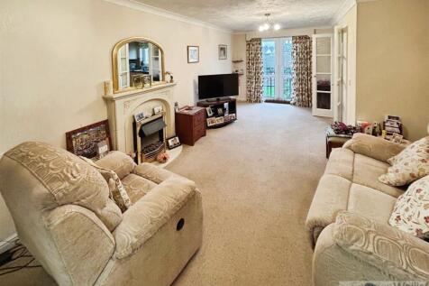 Lounge / Dining Room