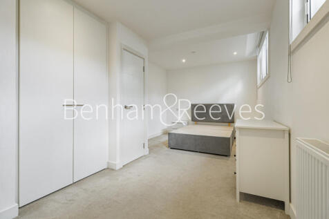 Severn Court, Clyde Square, Tower Hamlets, London photo 5