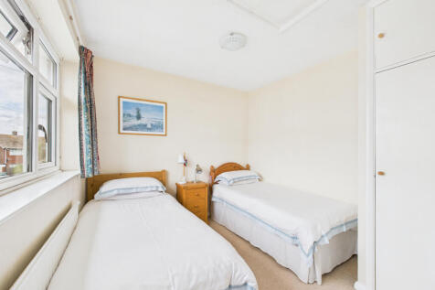 CAM01354G0-PR0584-STILL020