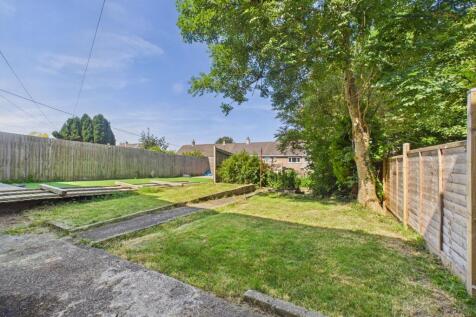 Generous West-Facing Garden with Patio and Lawns
