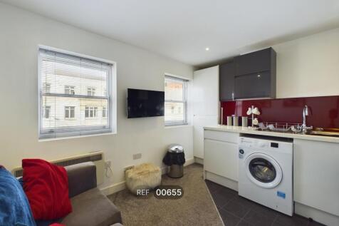 Kitchen &amp; Living area