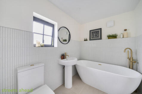 836fa8e3-a6c1-457...