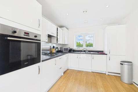 CAM02909G0-PR0479-STILL021