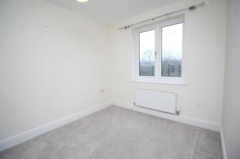 Wensleydale Crescent, Oakridge Park photo 4