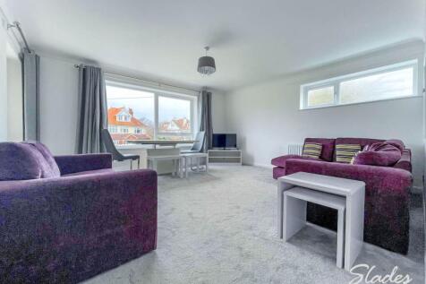 2 lee court lounge m