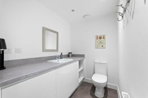 2 Edale Drive-19.jpg