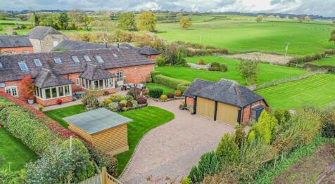 dji_fly_20251024_123732_861_1761306219001_photo_op