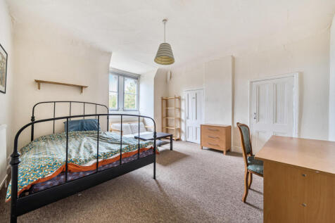 1348356-9-68b98fe...