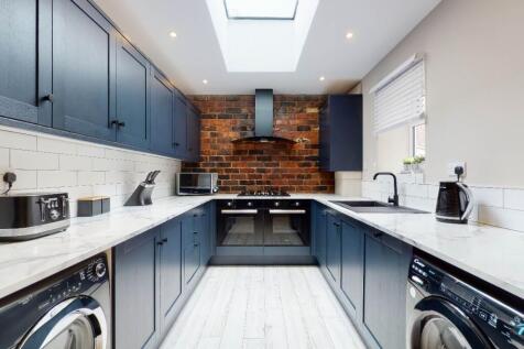 Alderson Road, Liverpool, Merseyside, L15 photo 3