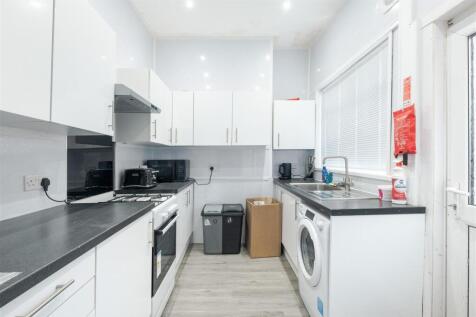 32 Salthouse Road (6 of 20).jpg