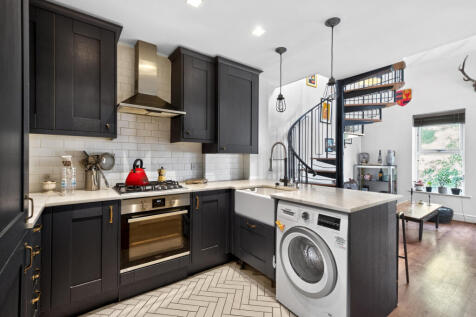 Reception/Kitchen