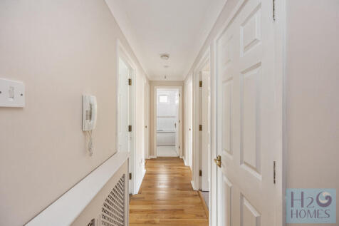 The Strand, Sover...