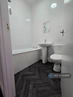 Wellesley Avenue, Hull, HU6 photo 3