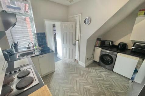 School Hill, Cudworth, Barnsley, S72 photo 3