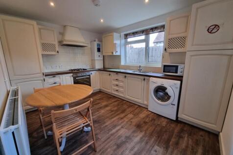 8 St. Helens Rd, Leamington Spa photo 2