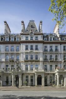 MC37675391HR edit copy.jpg