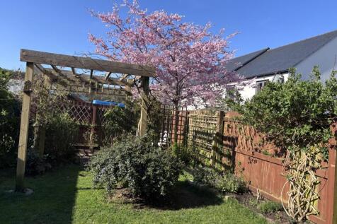 85 Broom Garden