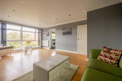 Rayleigh, SS6 - property photo