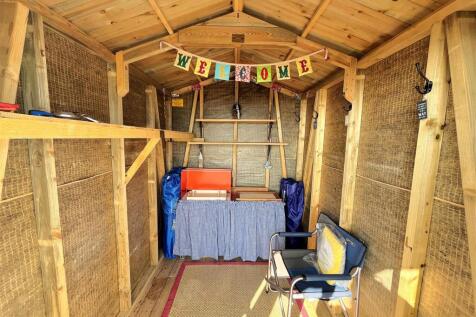 Beach Hut 44 - Interior1.jpg