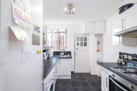 Oakfield Court, Haslemere Road, Crouch End, London, N8 photo 3
