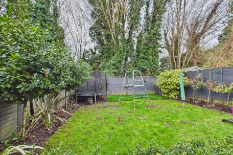 CAM02136G0-PR0542-STILL020