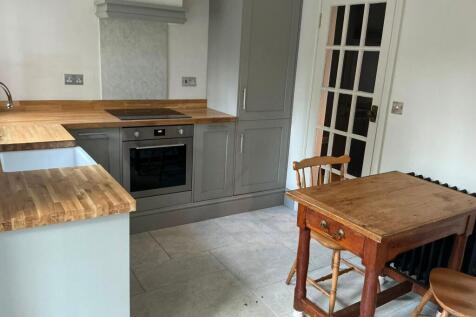Stone Pale, Whitefield, M45 photo 3