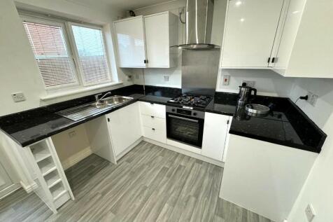 FITTED KITCHEN