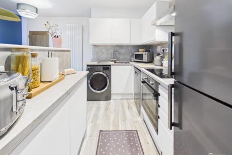 Kitchen (2).jpg