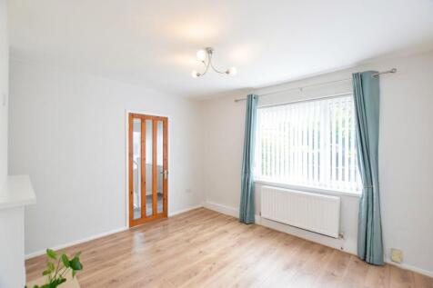 Priestley Gardens, Gateshead, NE10 photo 3