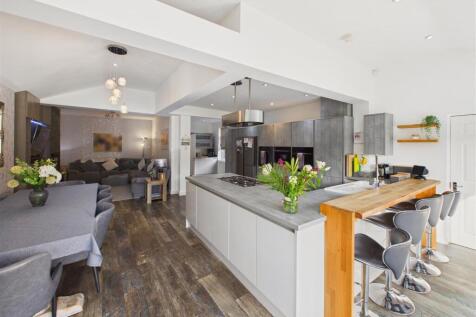 Open-plan Living/Dining/Kitchen