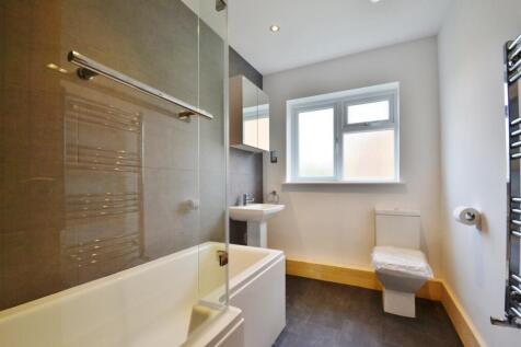 Queens Court, Haywards Heath, RH16 photo 4