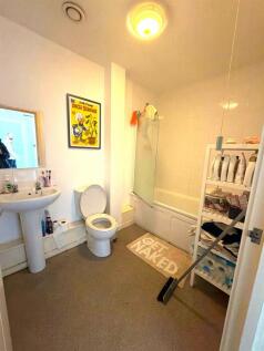 9 cOMPASS BATHROOM.jpg