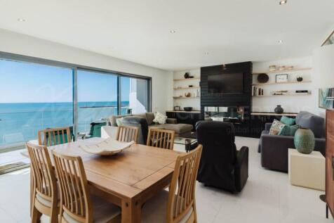 Quarteira Sea Front 2 Bed Apartment For sale (11)