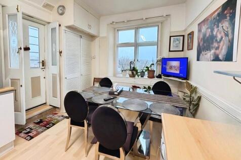Kitchen - Diningarea