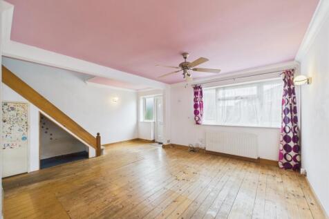 CAM02023G0-PR0145-STILL019