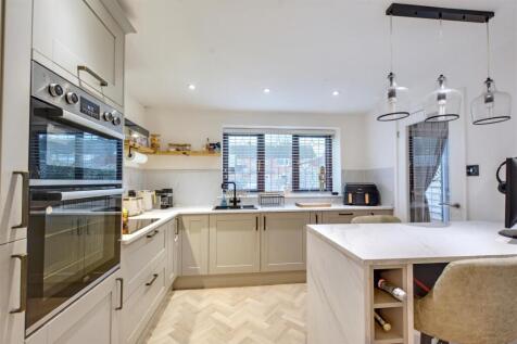 Kitchen (5).jpeg